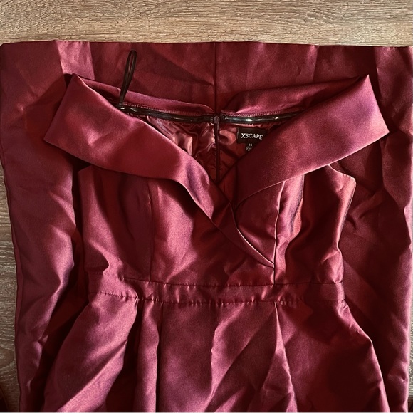 Burgundy XSCAPE
shoulder-baring  off shoulder gown dress 
Size 14 - Picture 5 of 9